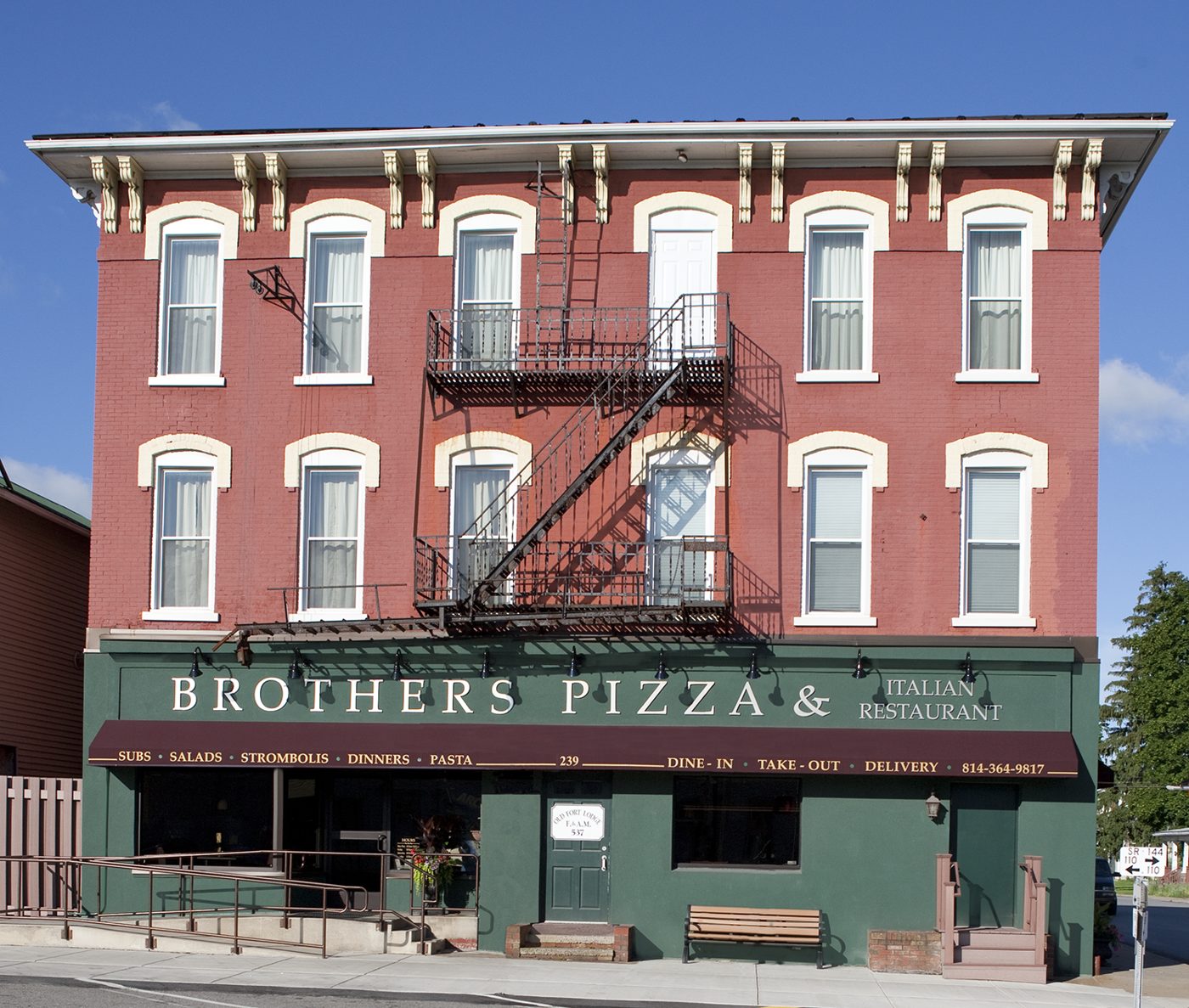 Brothers Pizza storefront in Centre Hall, PA